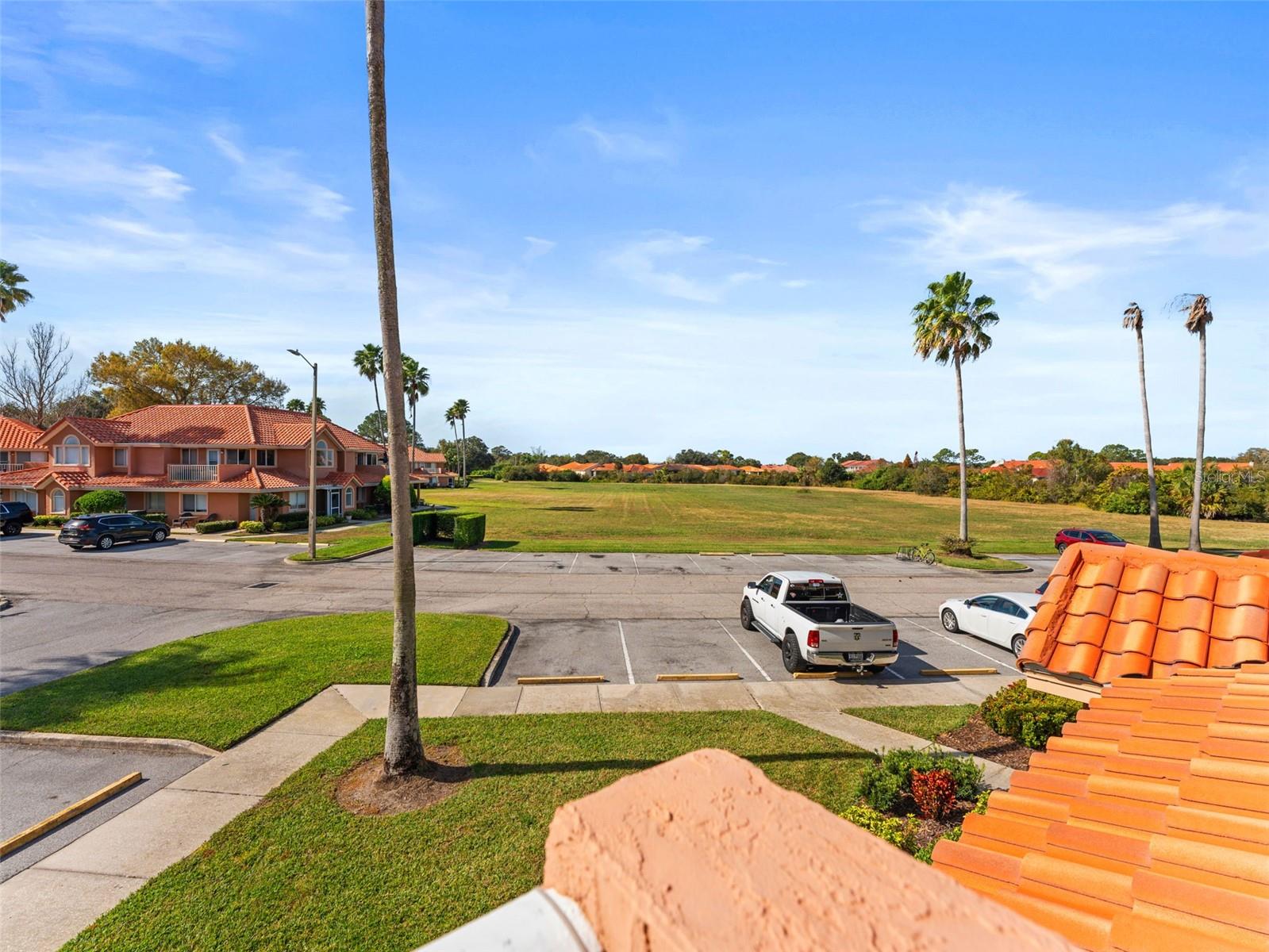 GARDEN VILLAS CONDO PH 01 - Residential