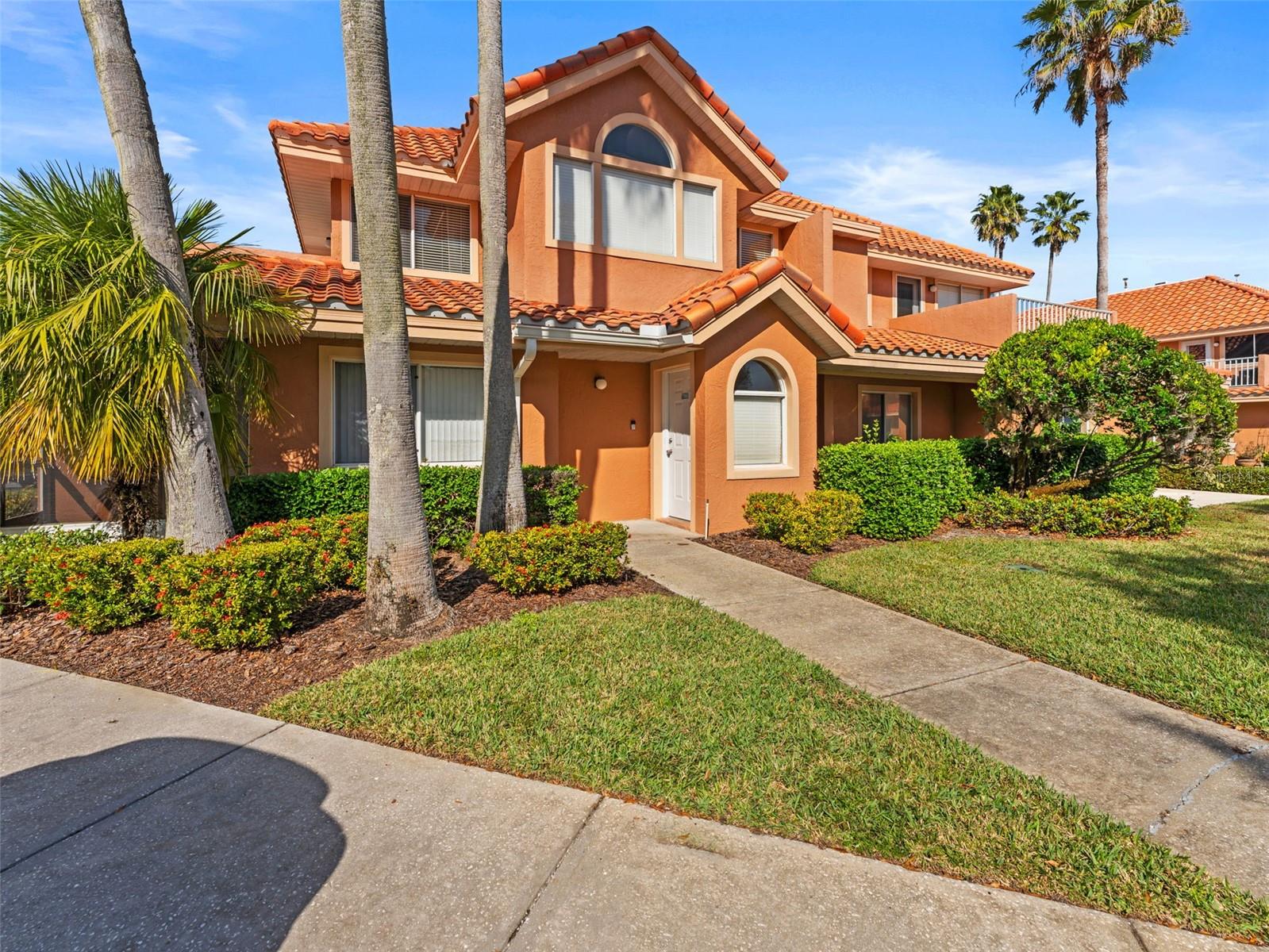 GARDEN VILLAS CONDO PH 01 - Residential