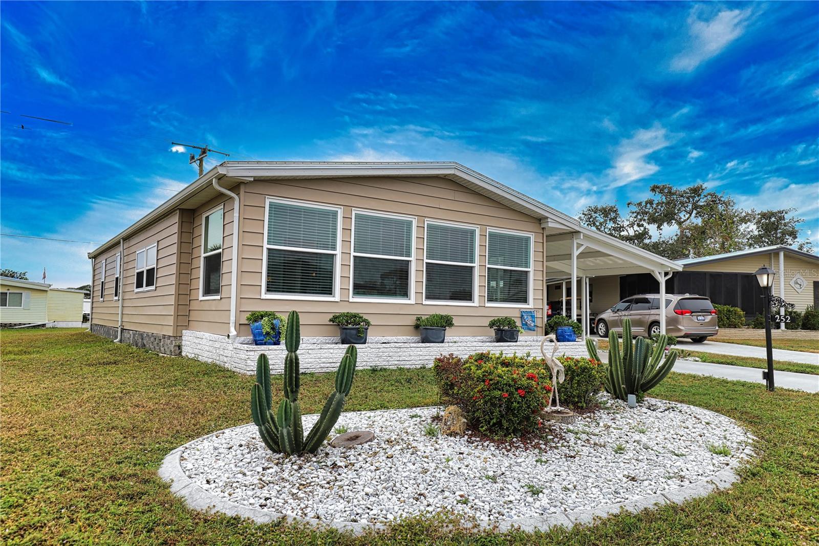 252 HIBISCO DRIVE
