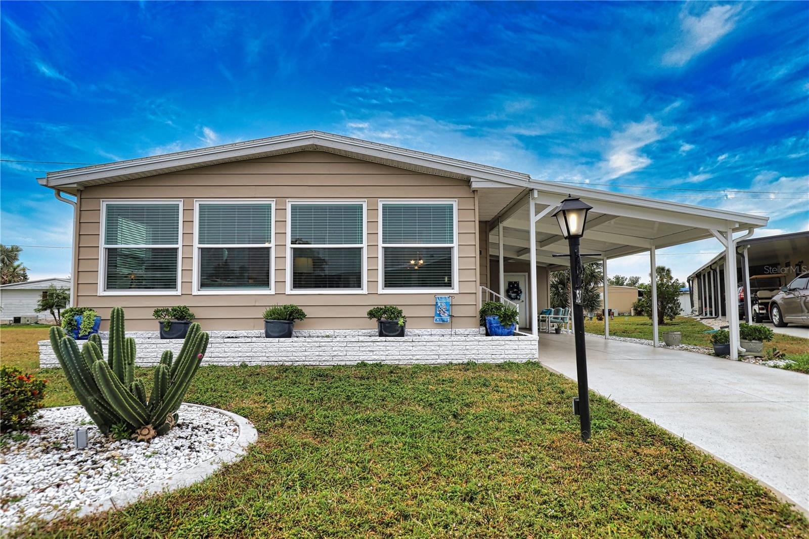 252 HIBISCO DRIVE