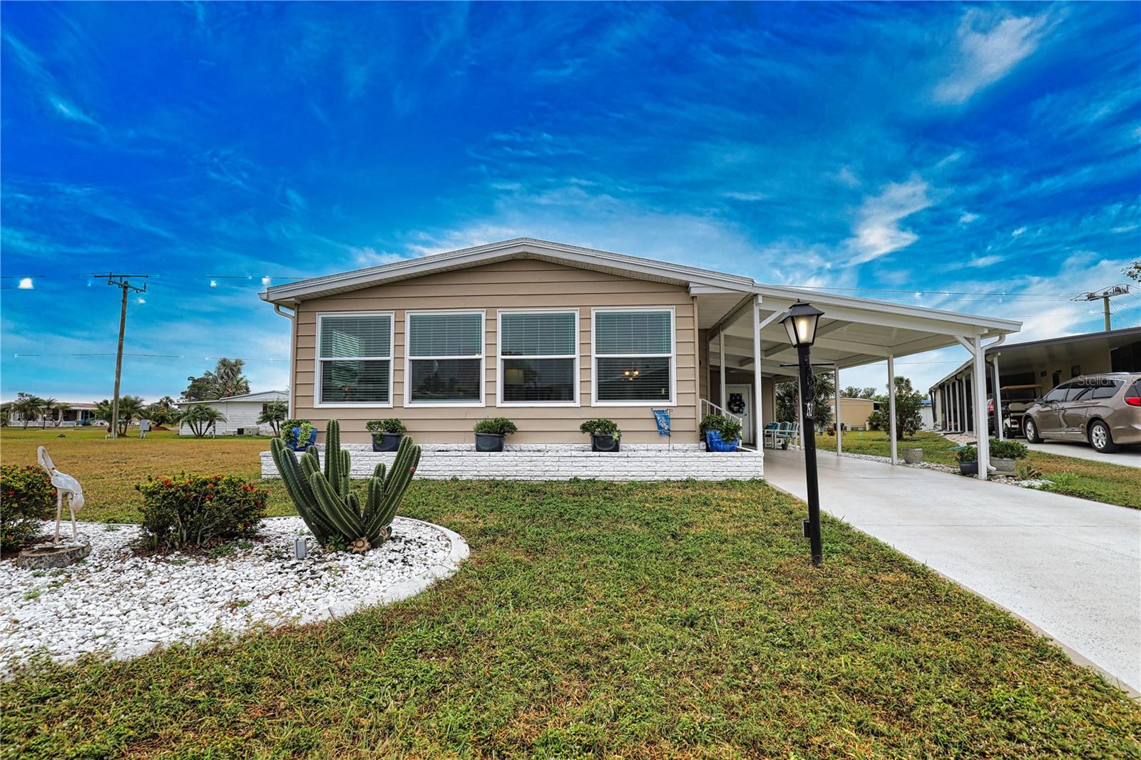252 HIBISCO DRIVE