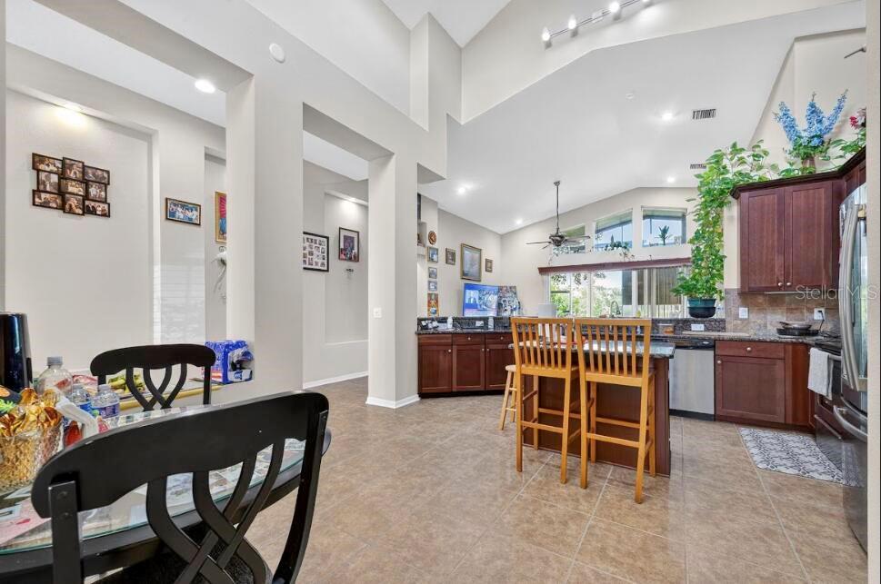 KENSINGTON ISLE - Residential