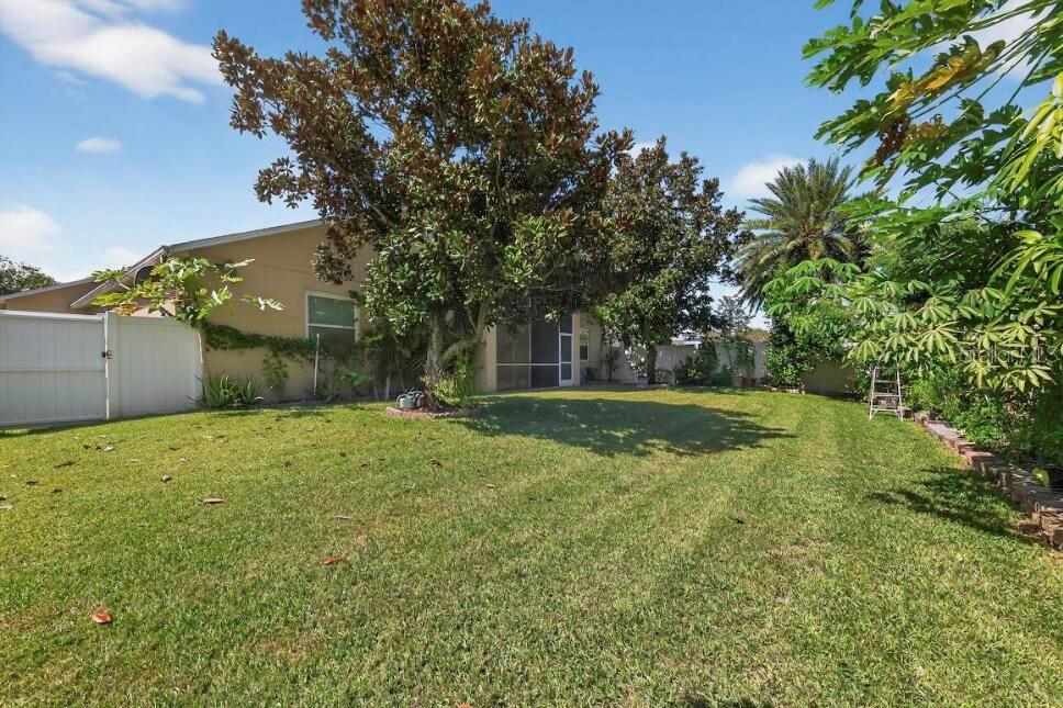 KENSINGTON ISLE - Residential