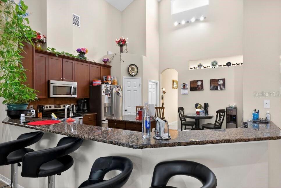 KENSINGTON ISLE - Residential