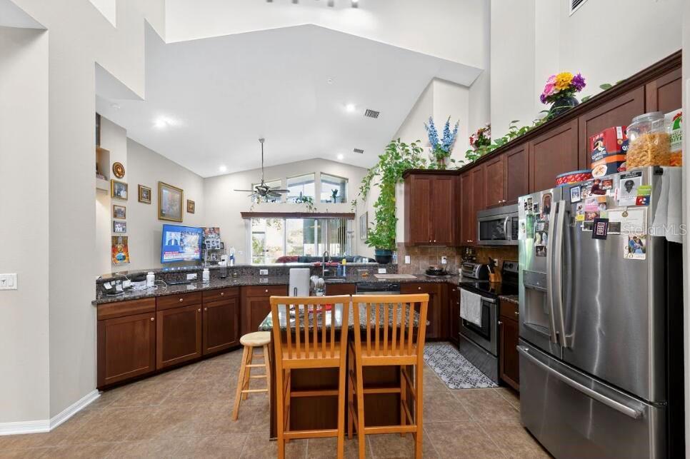 KENSINGTON ISLE - Residential