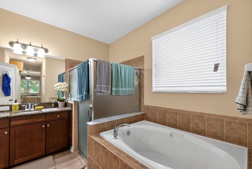 KENSINGTON ISLE - Residential