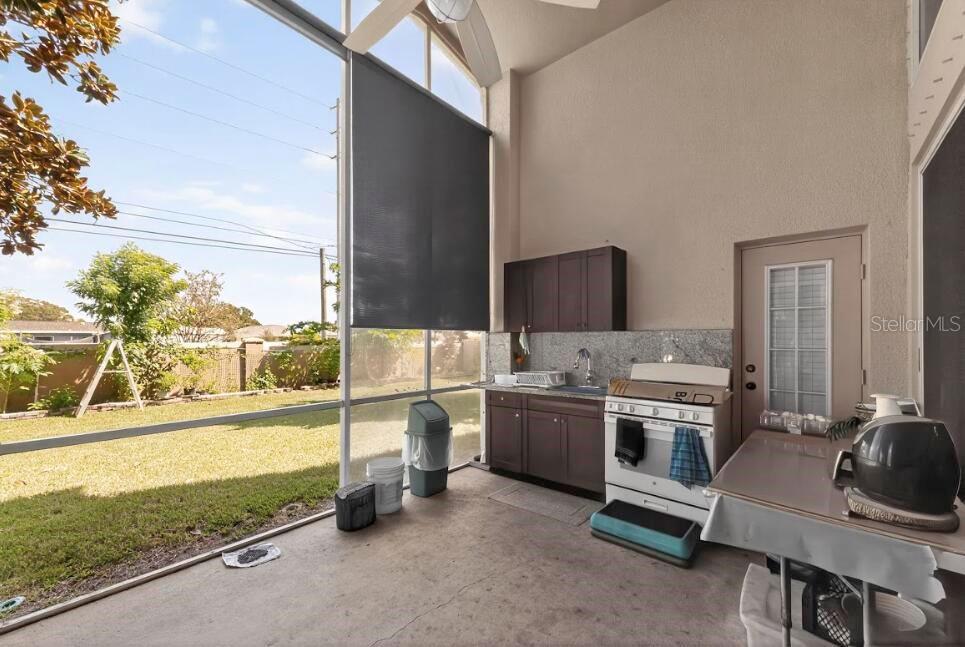 KENSINGTON ISLE - Residential