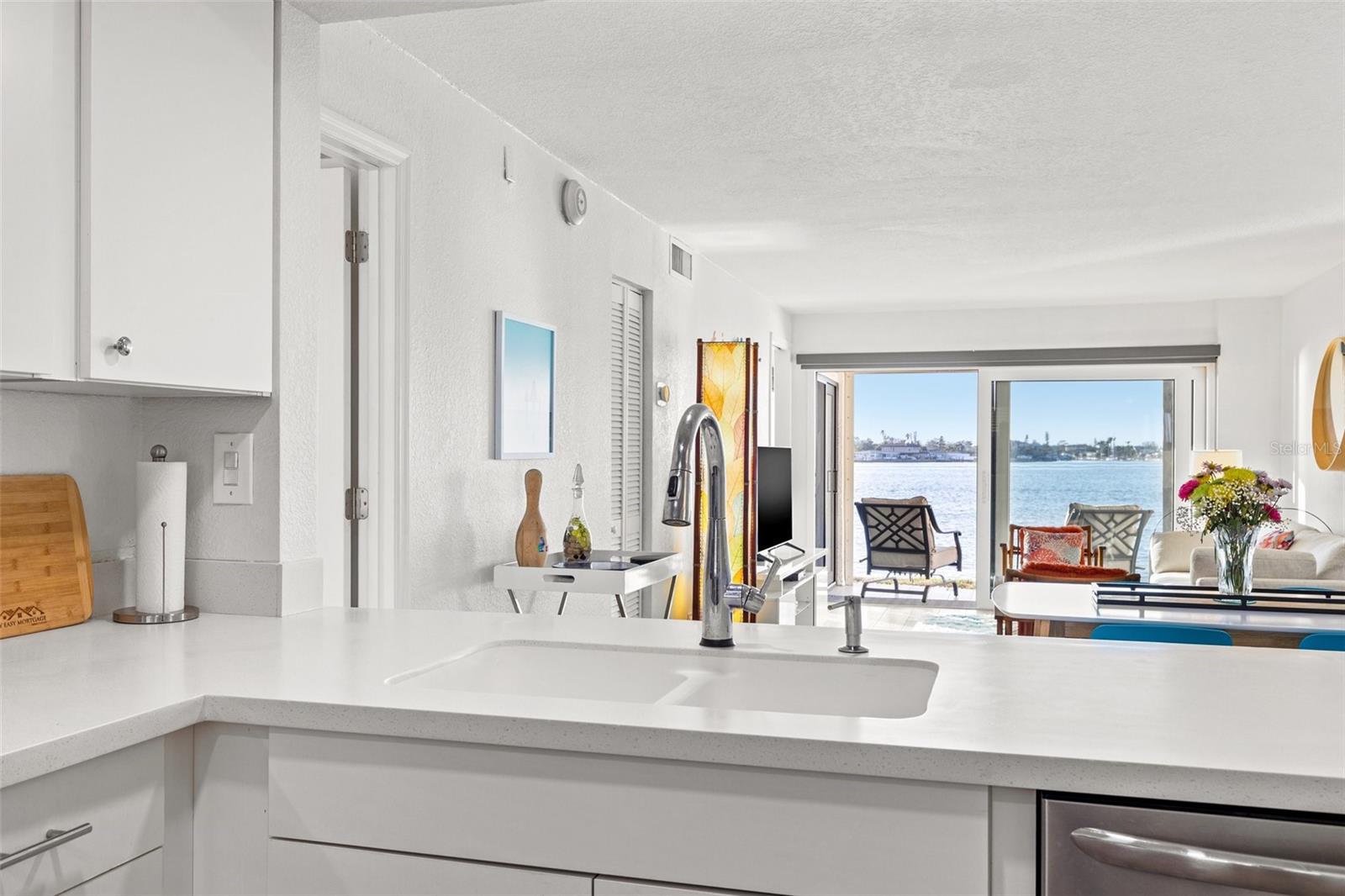 6265 SUN BOULEVARD 101