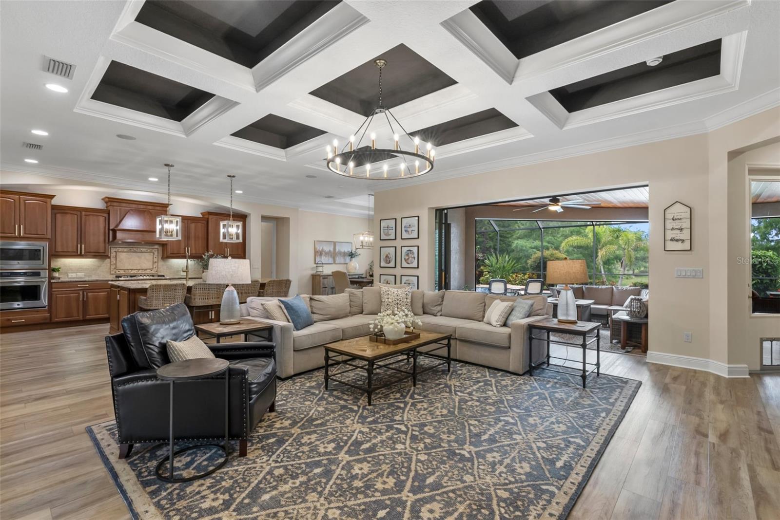 COUNTRY CLUB EAST AT LAKEWD RNCH RR - Residential