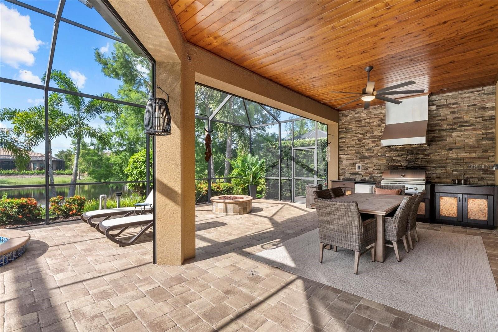 COUNTRY CLUB EAST AT LAKEWD RNCH RR - Residential