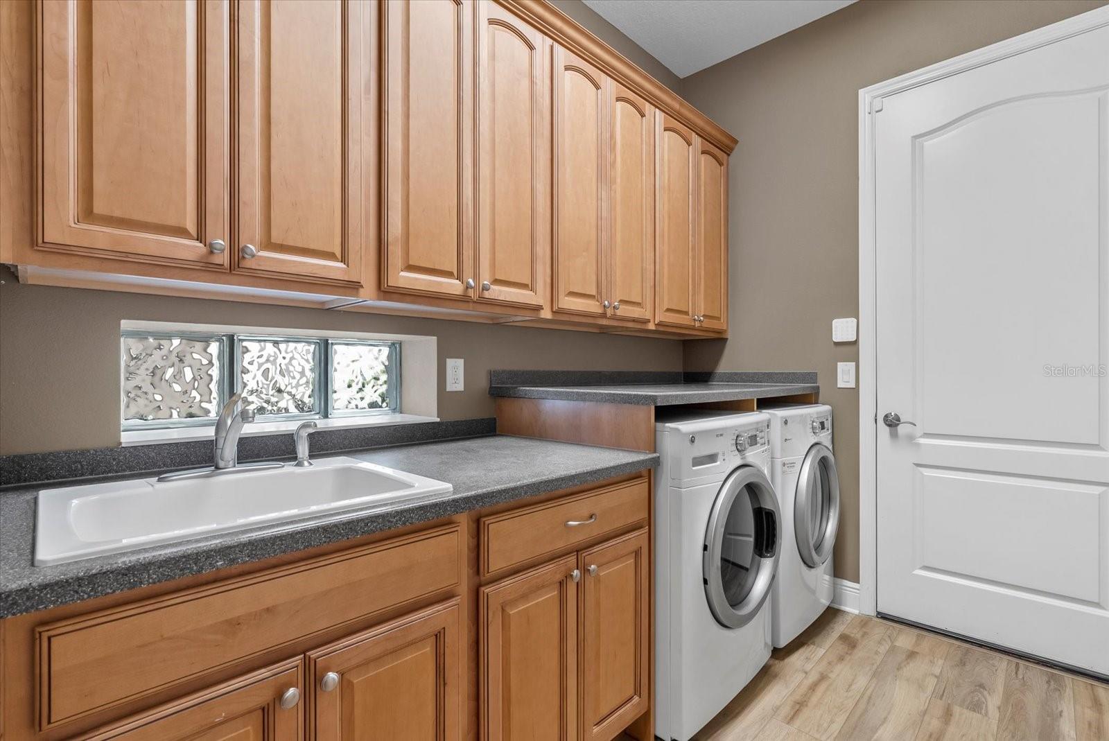 COUNTRY CLUB EAST AT LAKEWD RNCH RR - Residential