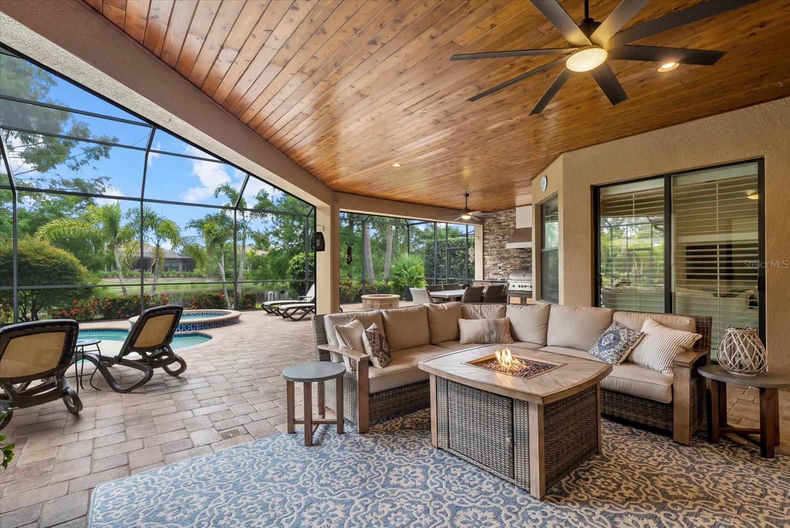 COUNTRY CLUB EAST AT LAKEWD RNCH RR - Residential