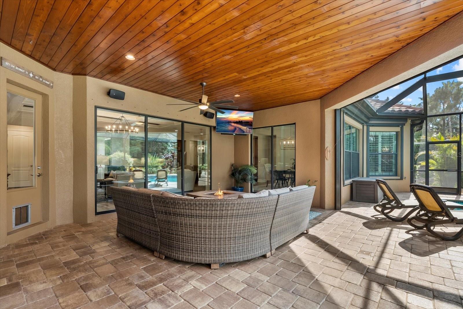 COUNTRY CLUB EAST AT LAKEWD RNCH RR - Residential