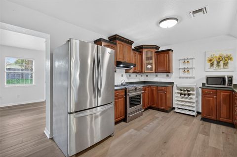 Tiny photo for 130 N Johns Street, Mount Dora, FL 32757 (MLS # G5101529)