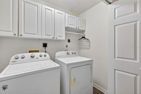 Tiny photo for 130 N Johns Street, Mount Dora, FL 32757 (MLS # G5101529)