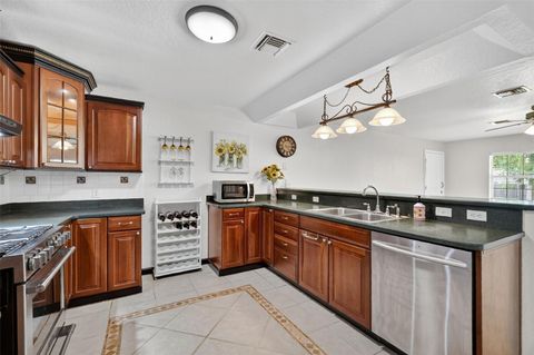 Tiny photo for 130 N Johns Street, Mount Dora, FL 32757 (MLS # G5101529)