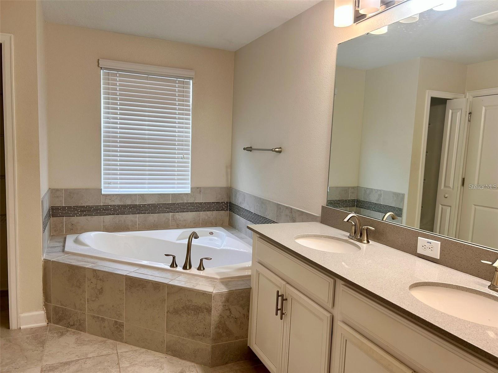 STOREY PK-PH 4 - Residential Lease