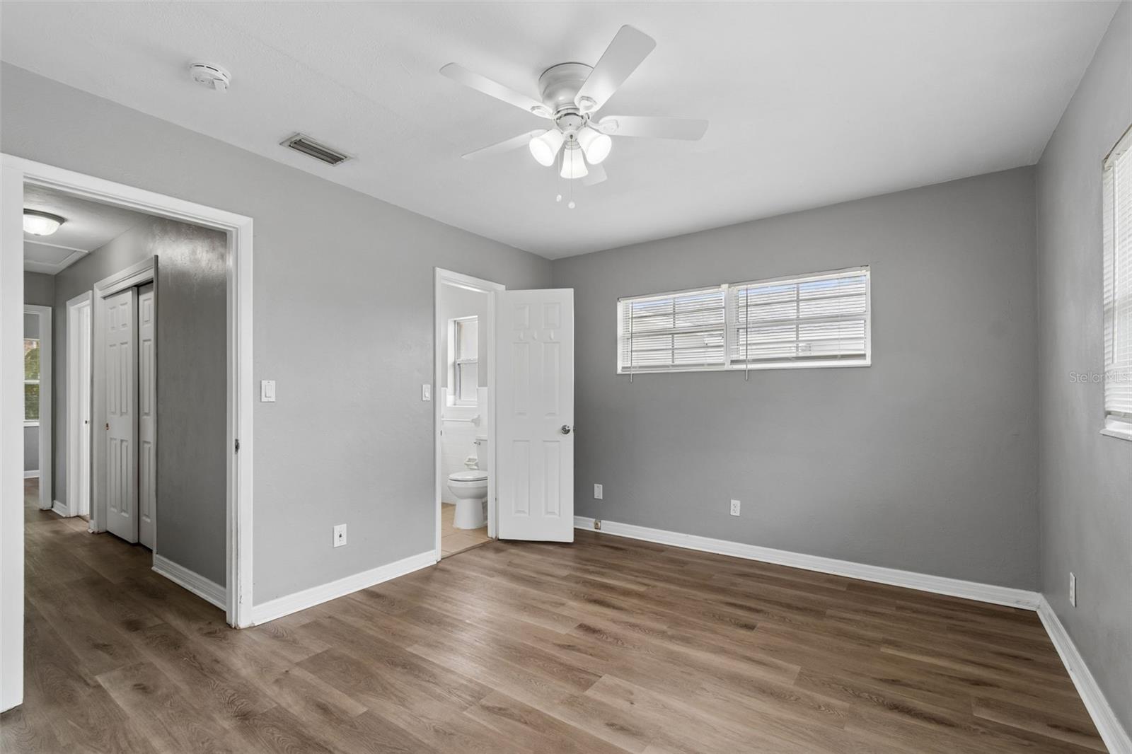 GOLDEN GROVES - Residential