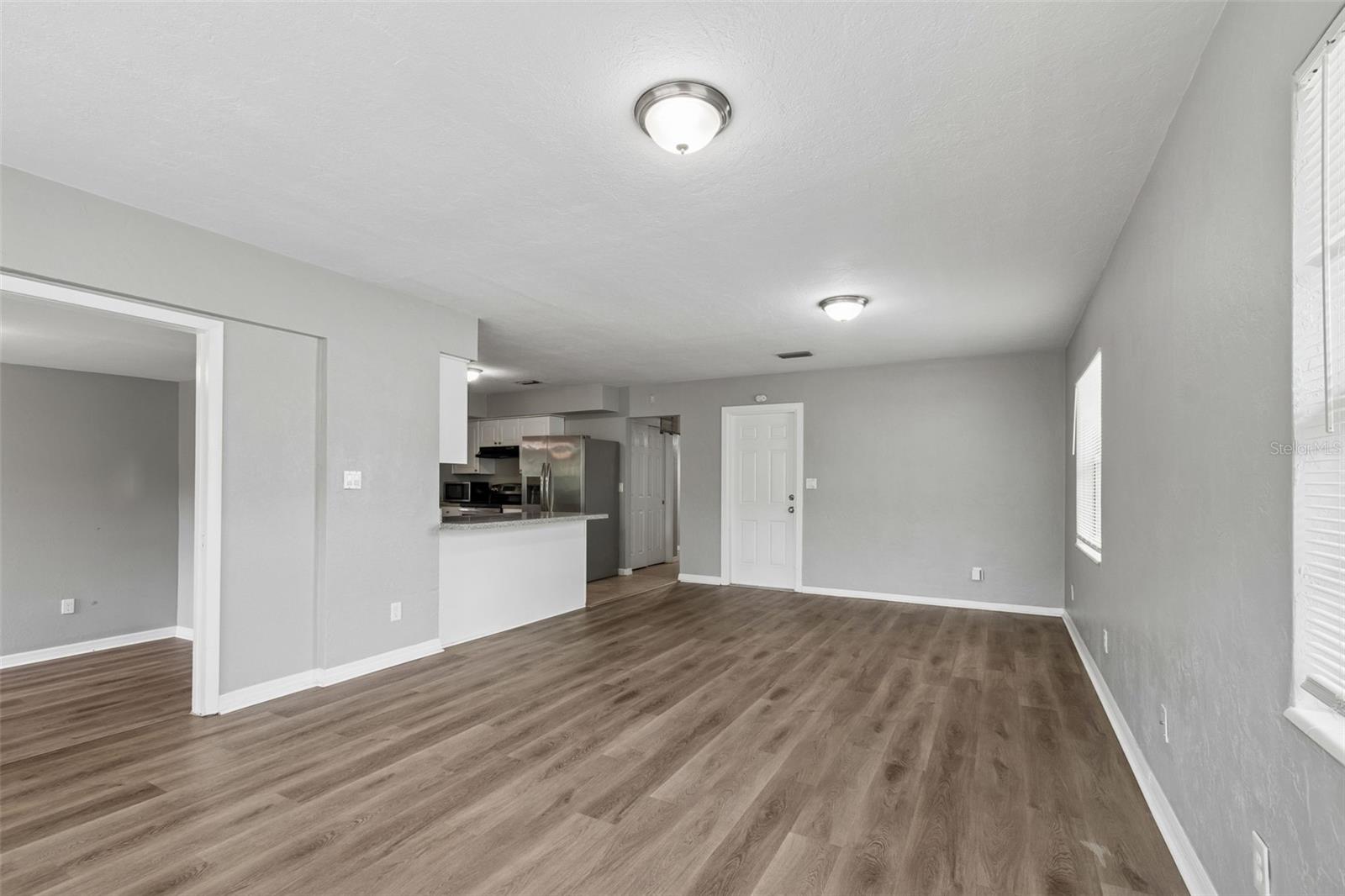 GOLDEN GROVES - Residential