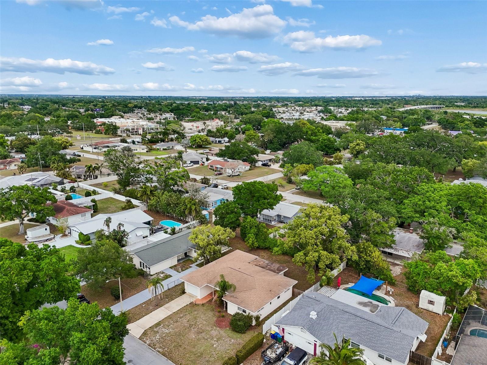 GOLDEN GROVES - Residential
