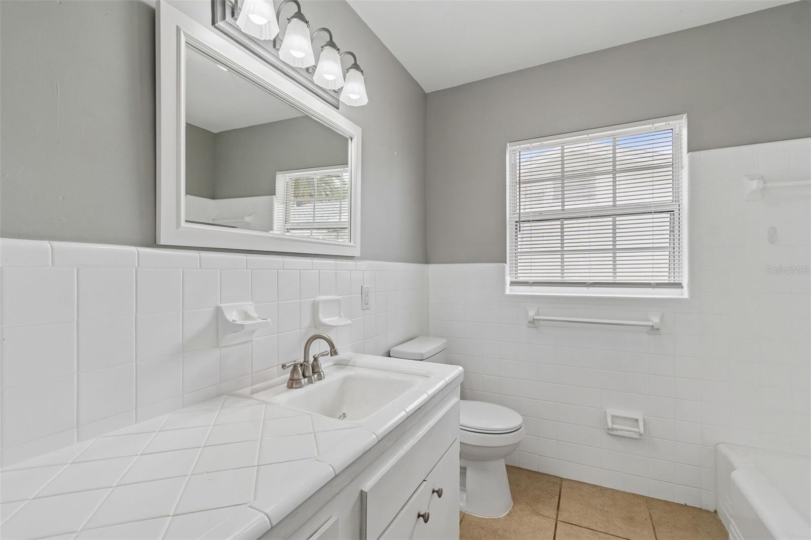 GOLDEN GROVES - Residential