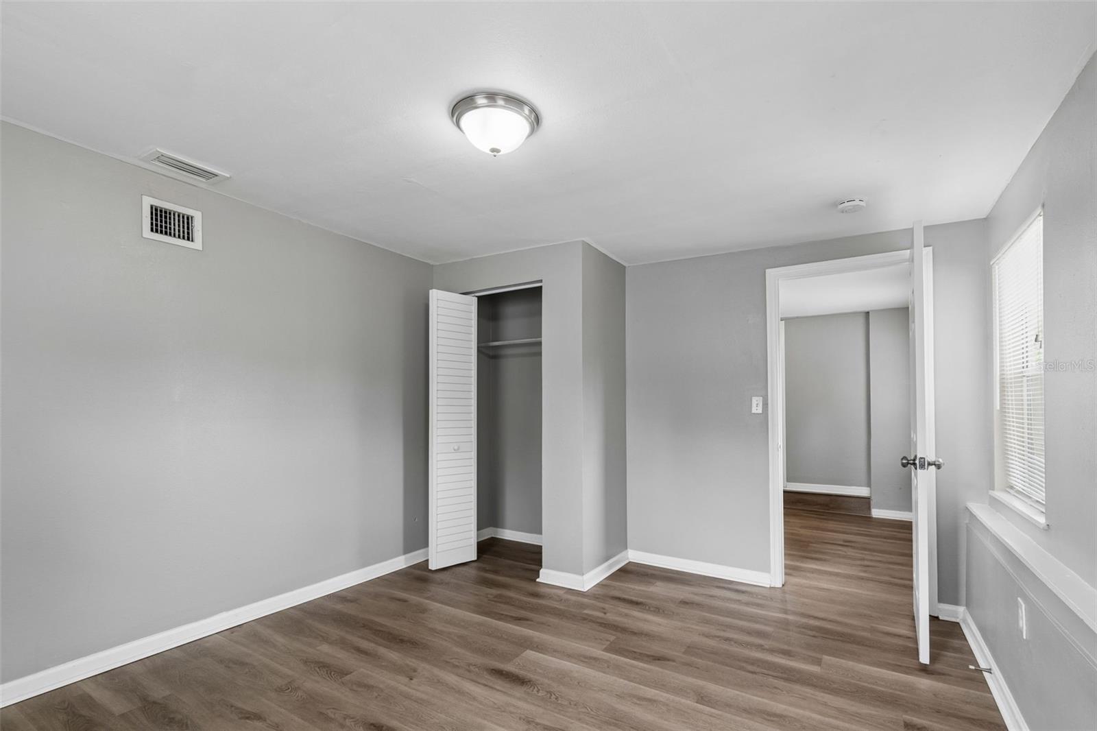 GOLDEN GROVES - Residential