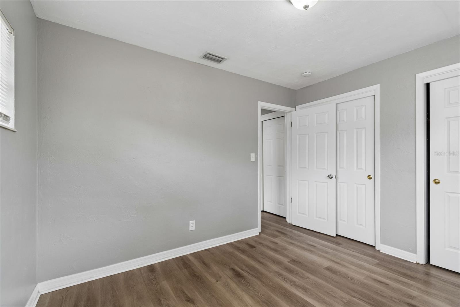 GOLDEN GROVES - Residential