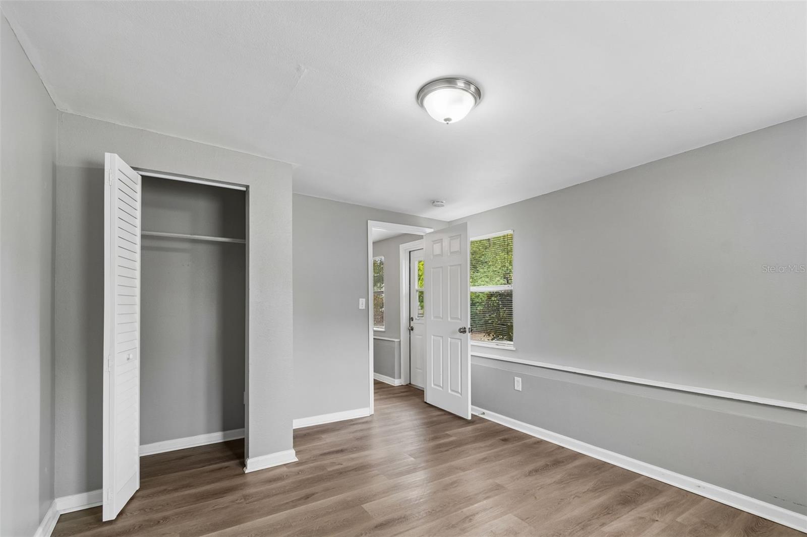 GOLDEN GROVES - Residential