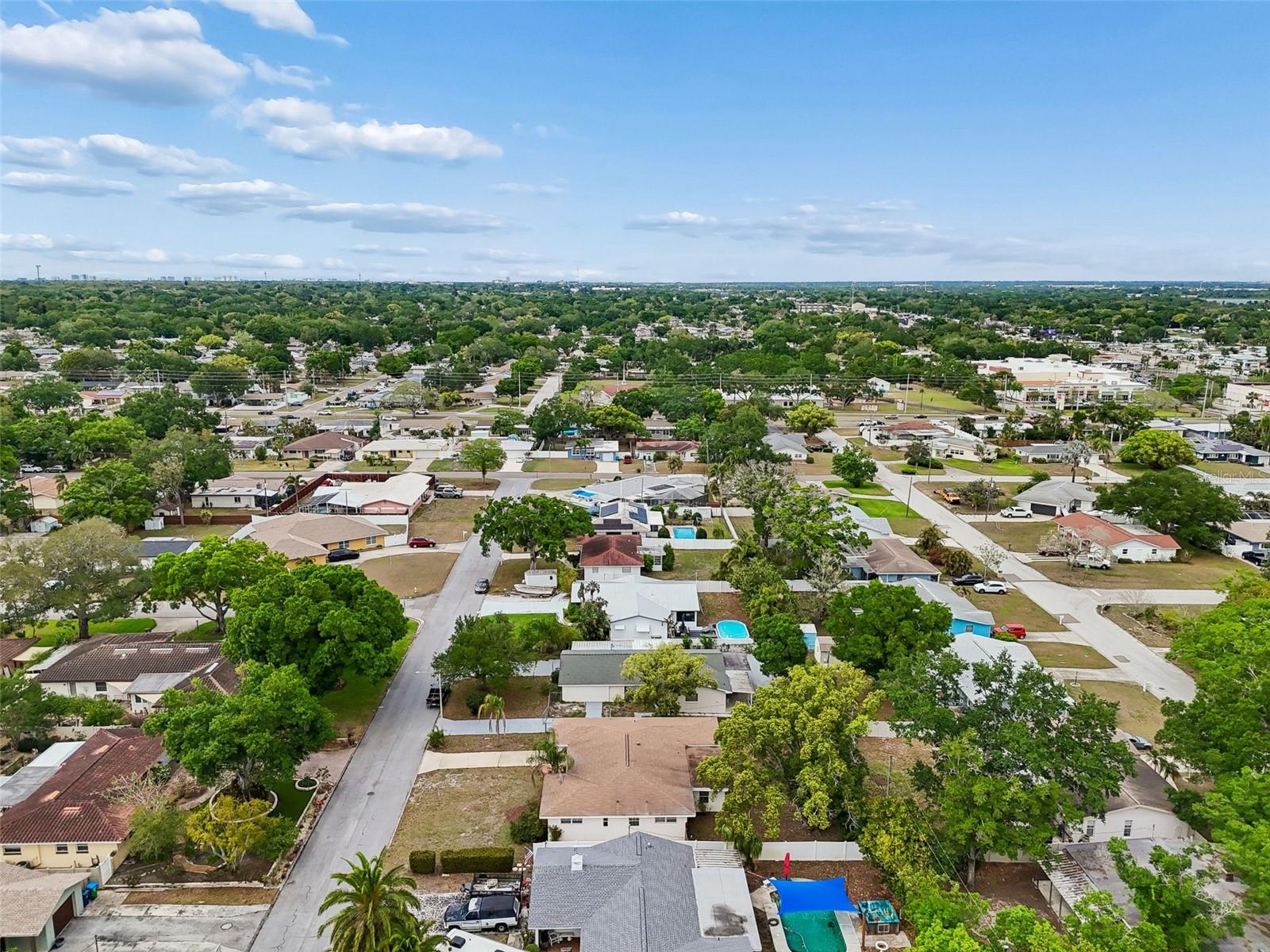 GOLDEN GROVES - Residential