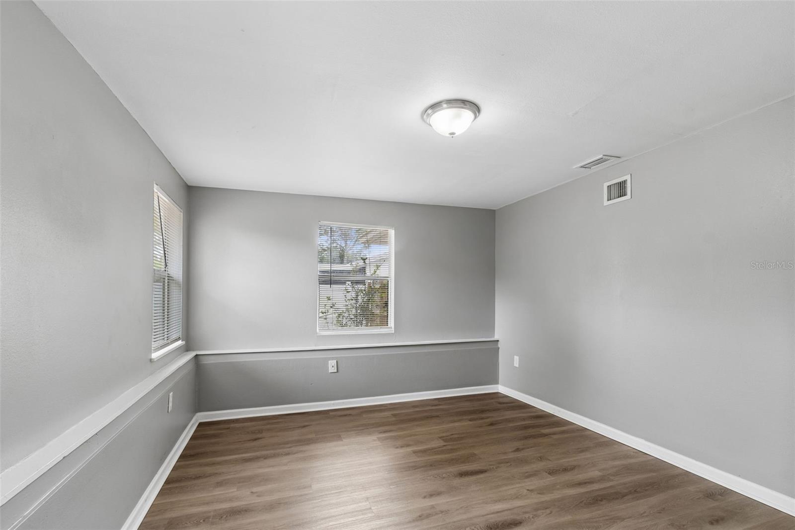 GOLDEN GROVES - Residential