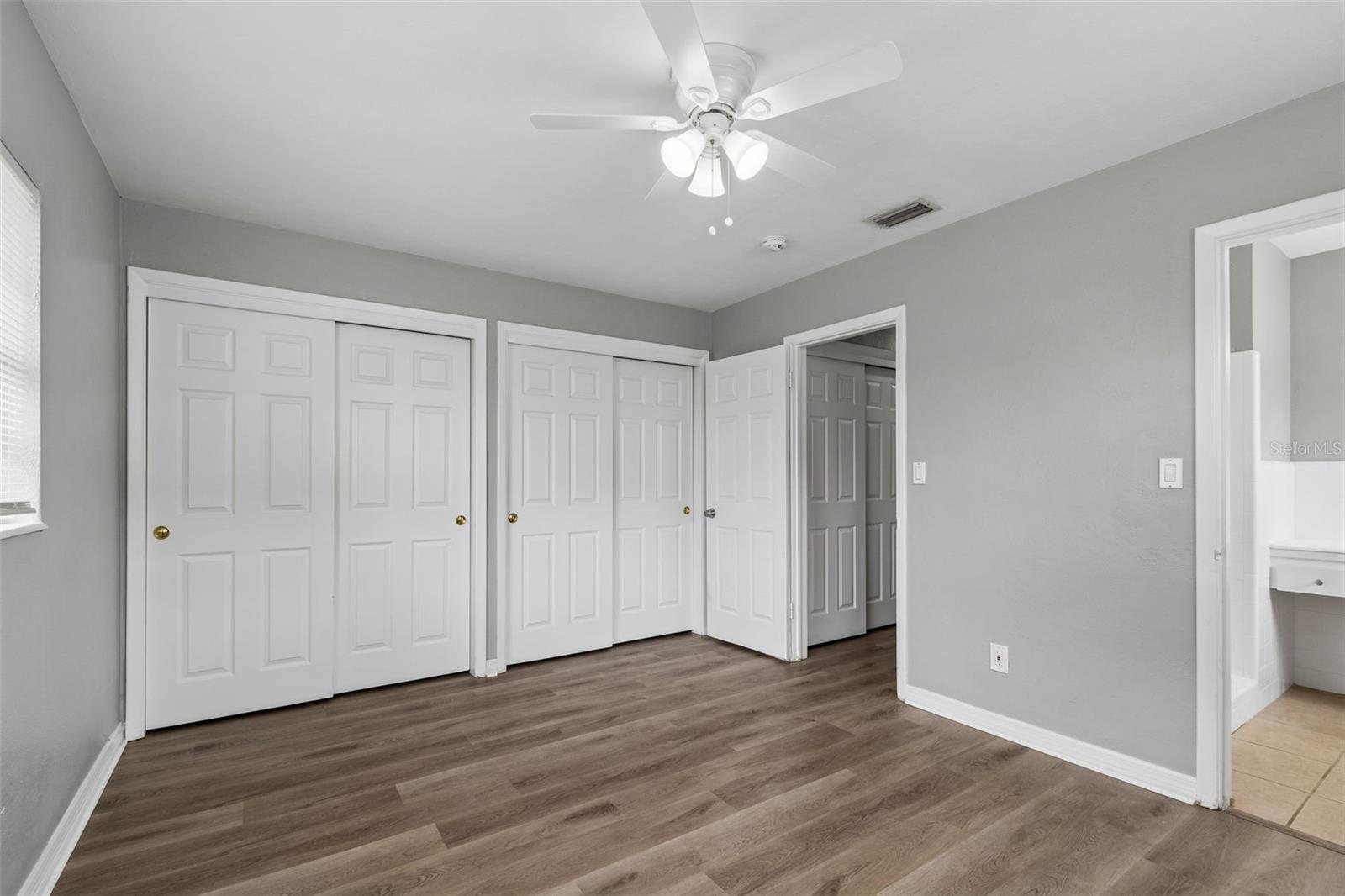 GOLDEN GROVES - Residential