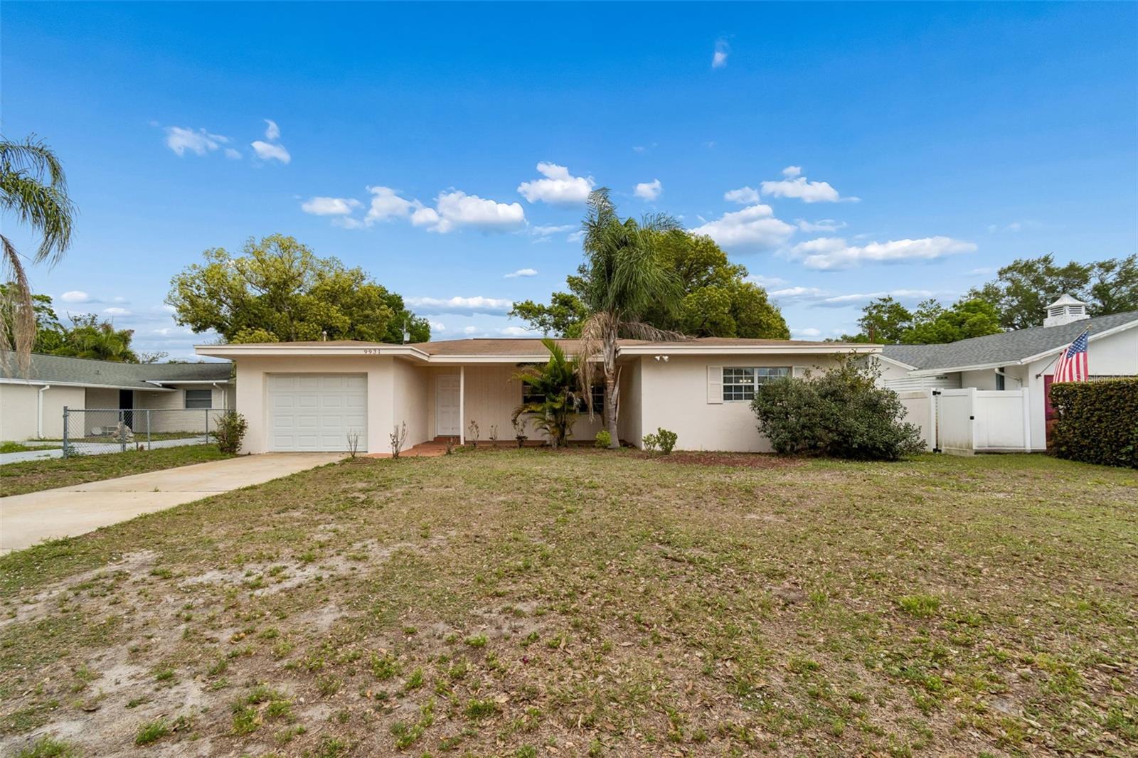 GOLDEN GROVES - Residential