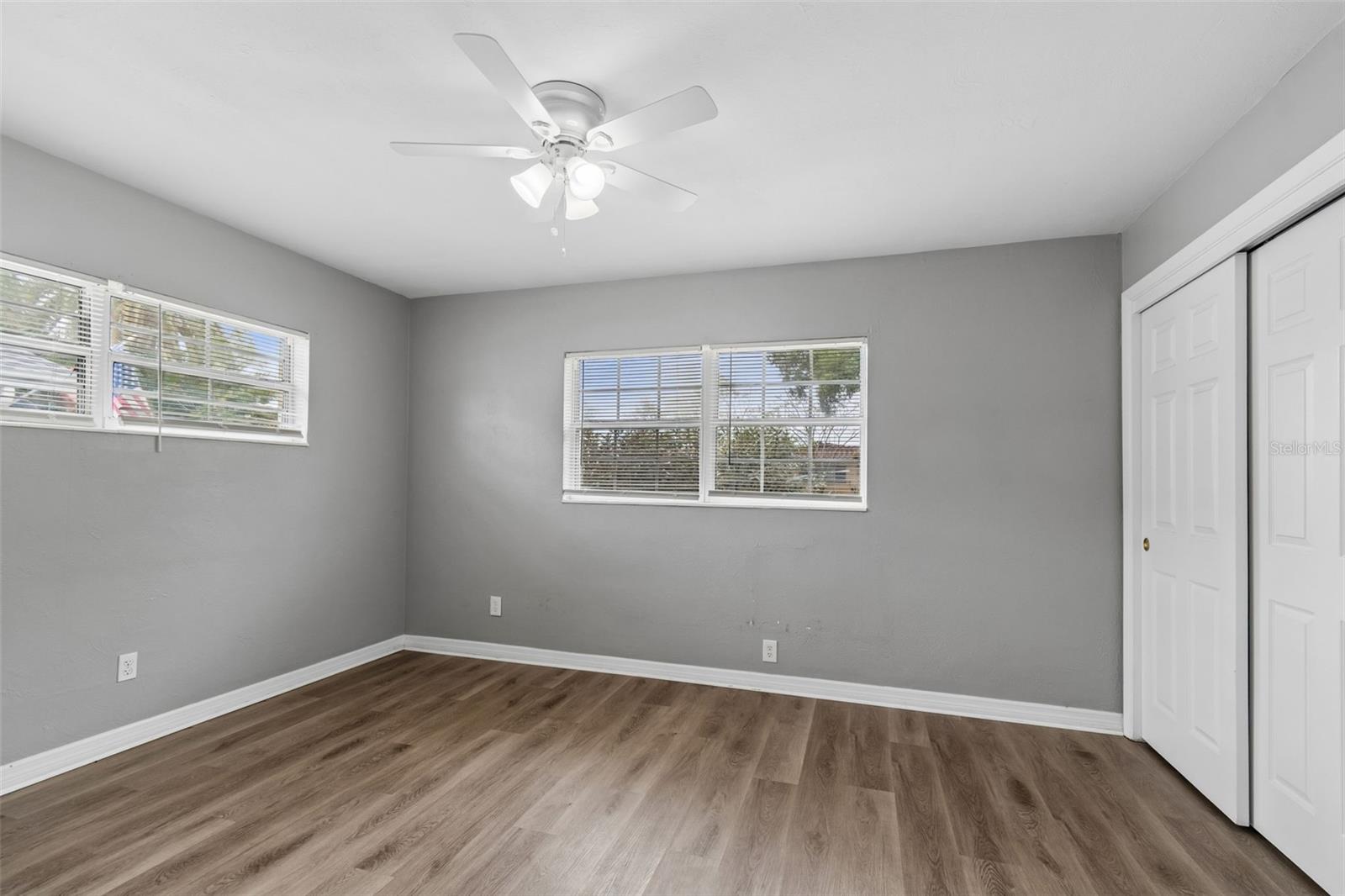 GOLDEN GROVES - Residential