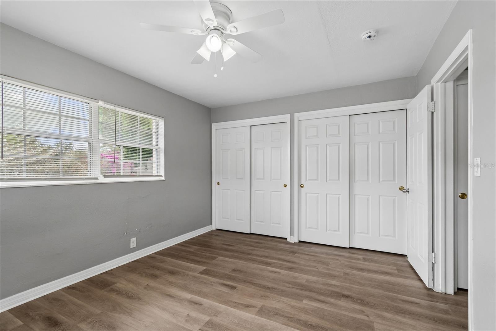 GOLDEN GROVES - Residential