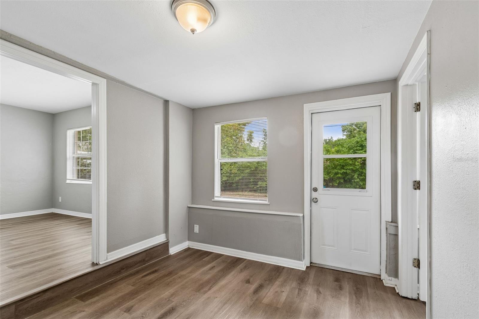 GOLDEN GROVES - Residential