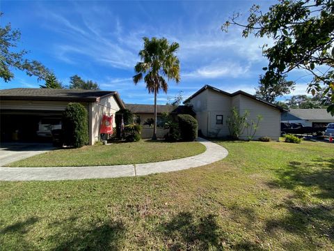 A home in LAKELAND