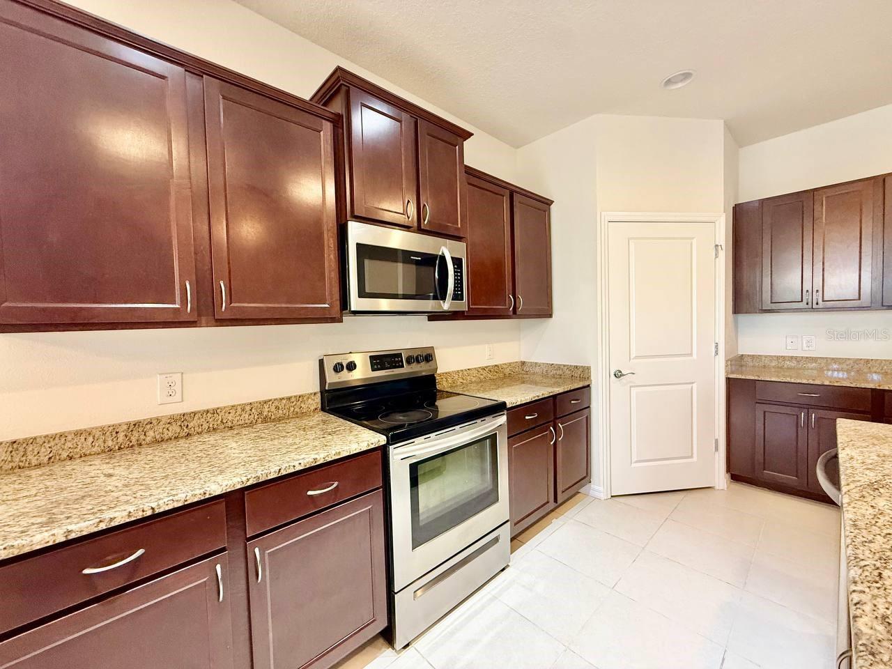 EPPERSON RANCH SOUTH PH 1C-1 - Residential Lease