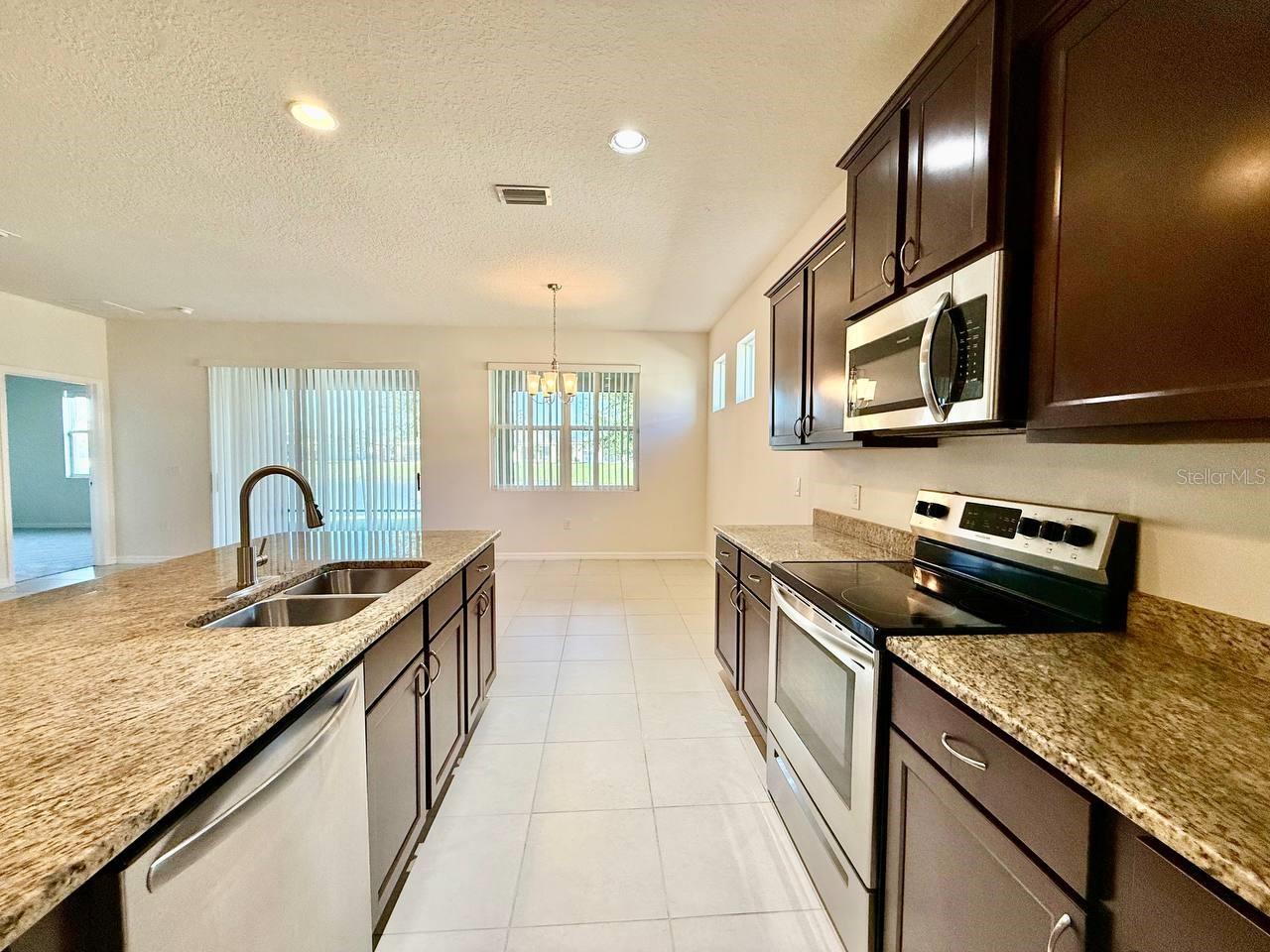 EPPERSON RANCH SOUTH PH 1C-1 - Residential Lease