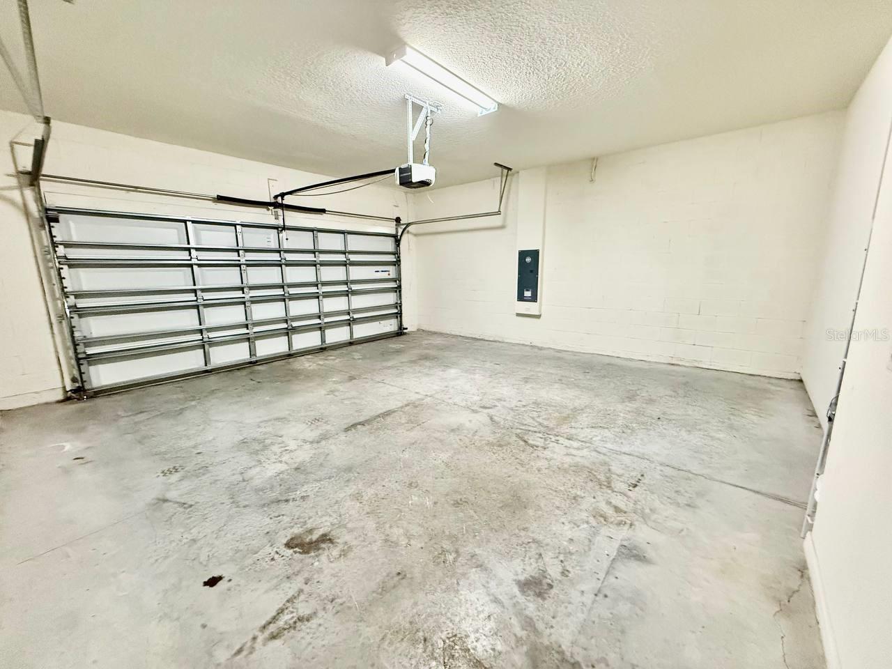 EPPERSON RANCH SOUTH PH 1C-1 - Residential Lease