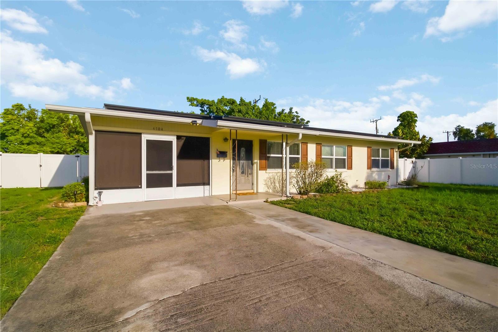 4704 PARK ACRES DRIVE