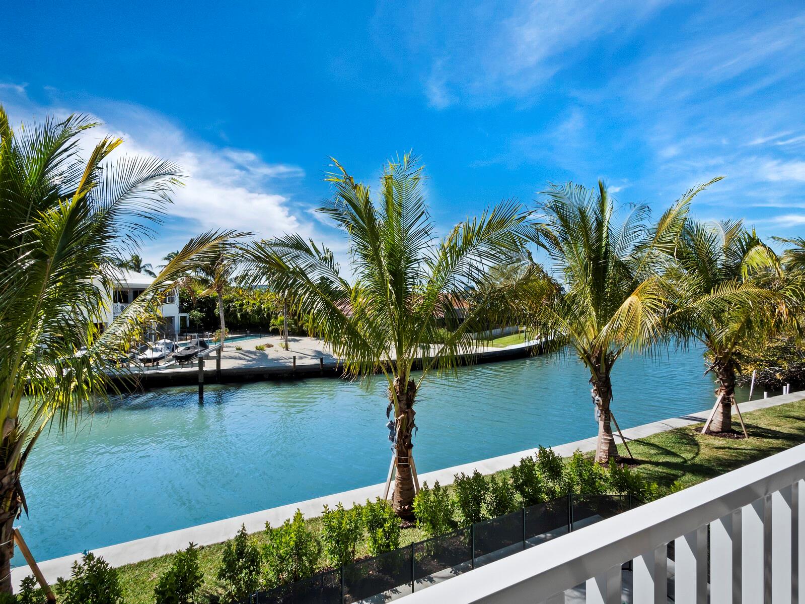 LONGBOAT SHORES - Residential
