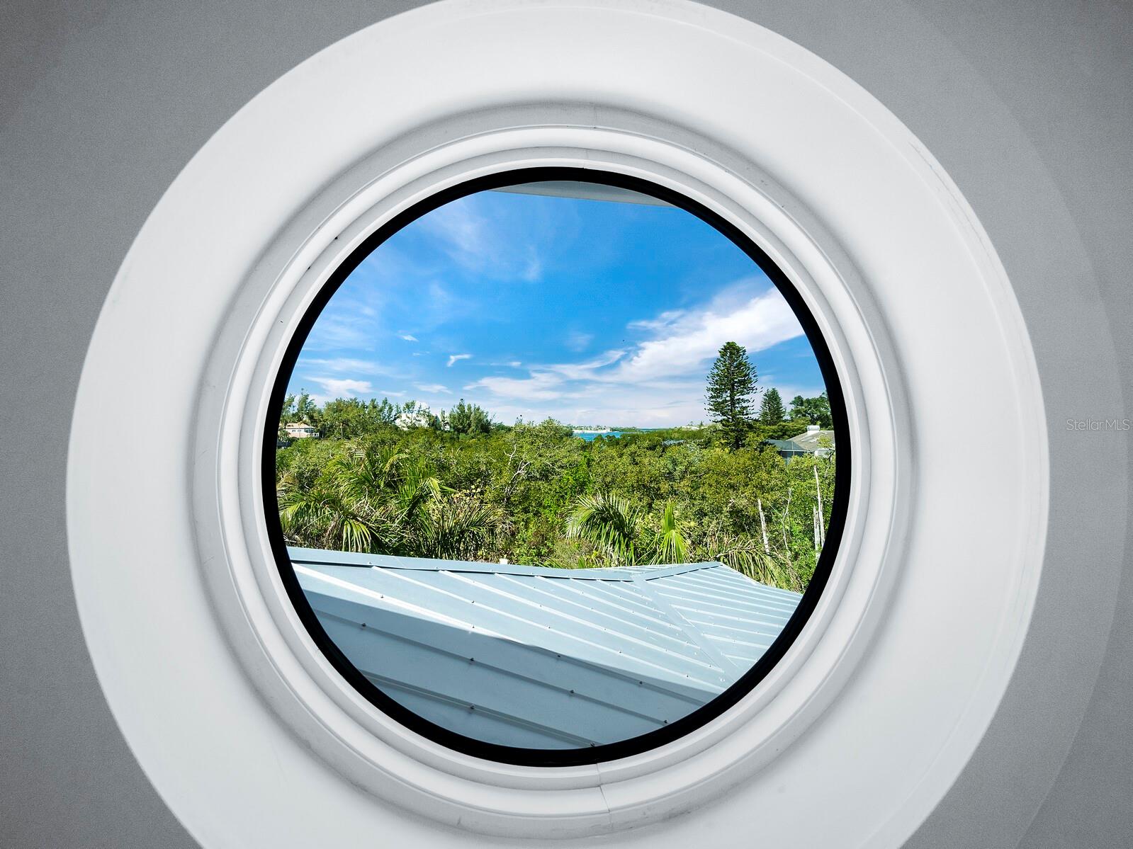 LONGBOAT SHORES - Residential