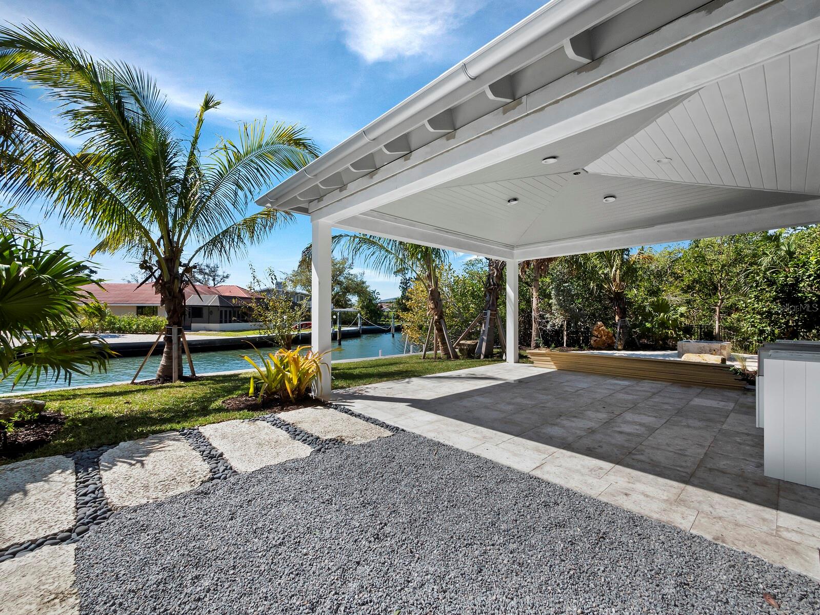 LONGBOAT SHORES - Residential