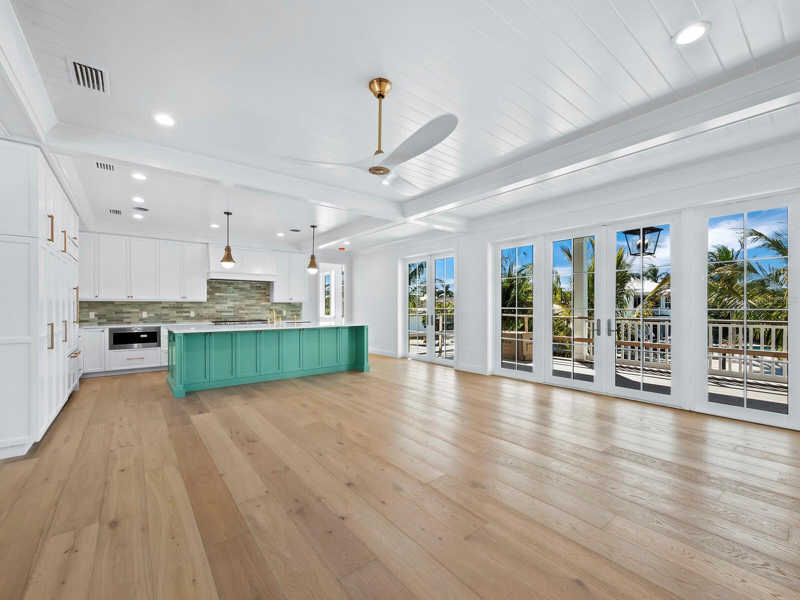 LONGBOAT SHORES - Residential