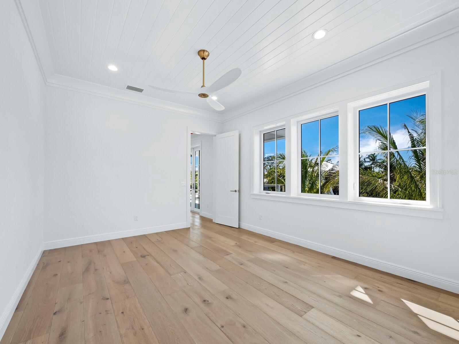 LONGBOAT SHORES - Residential