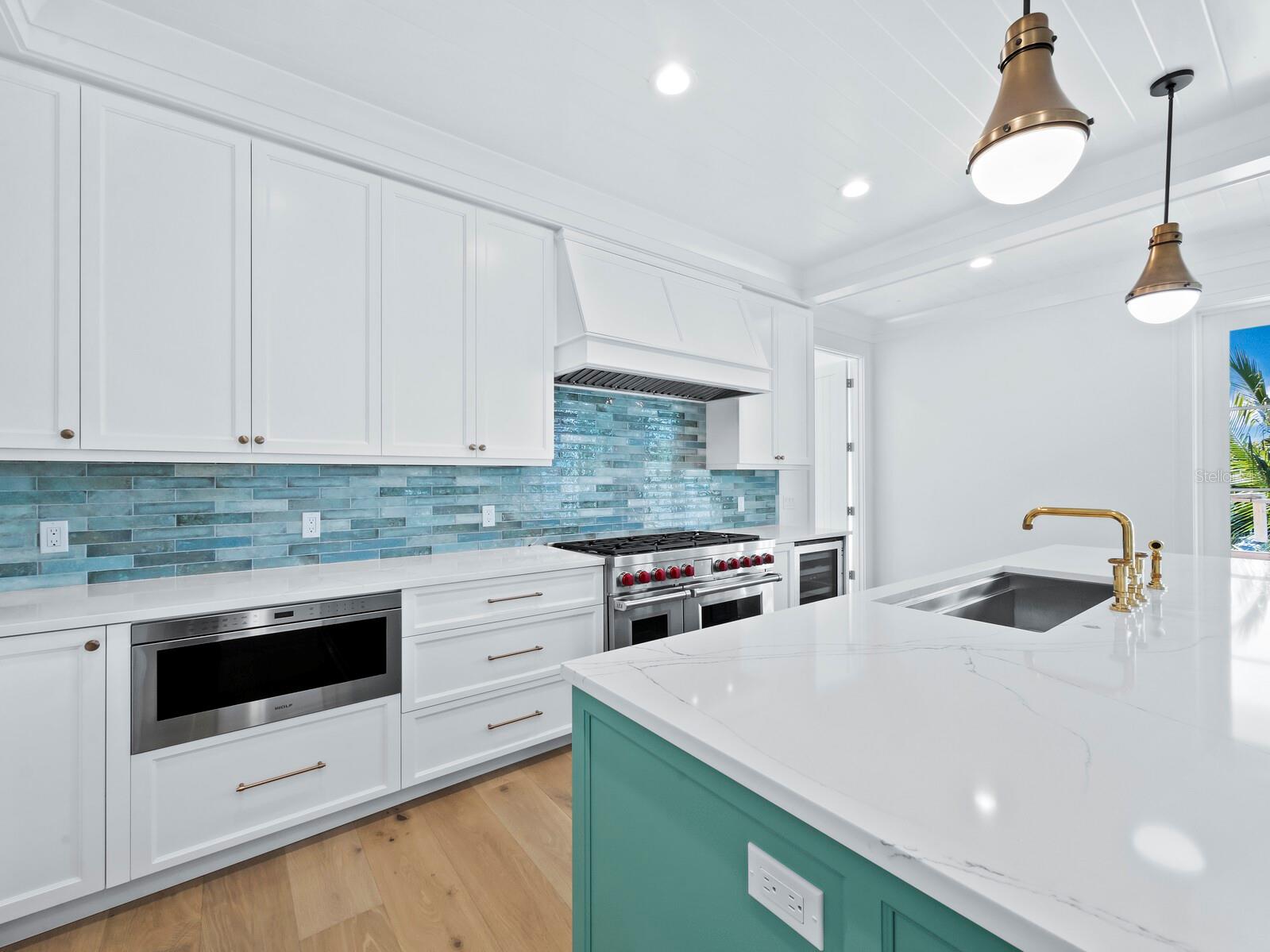 LONGBOAT SHORES - Residential