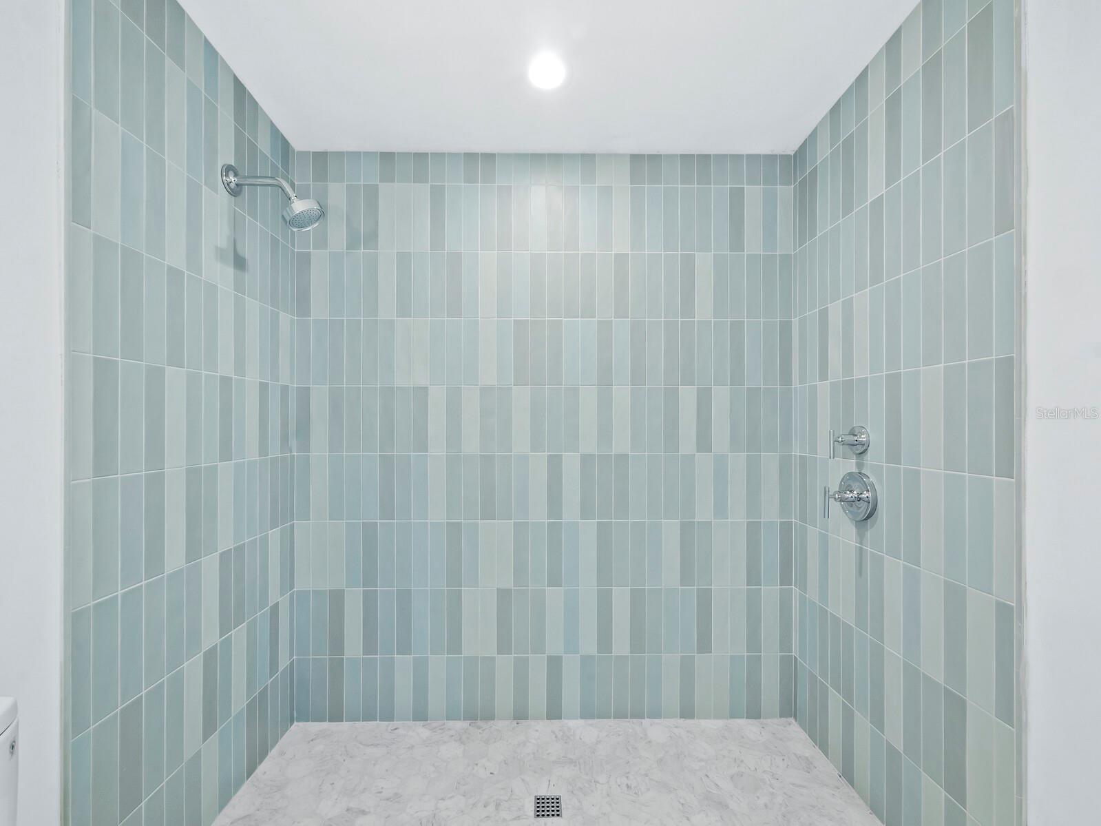 LONGBOAT SHORES - Residential