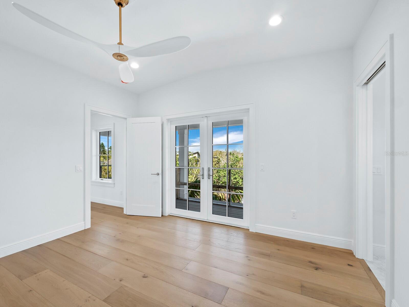 LONGBOAT SHORES - Residential