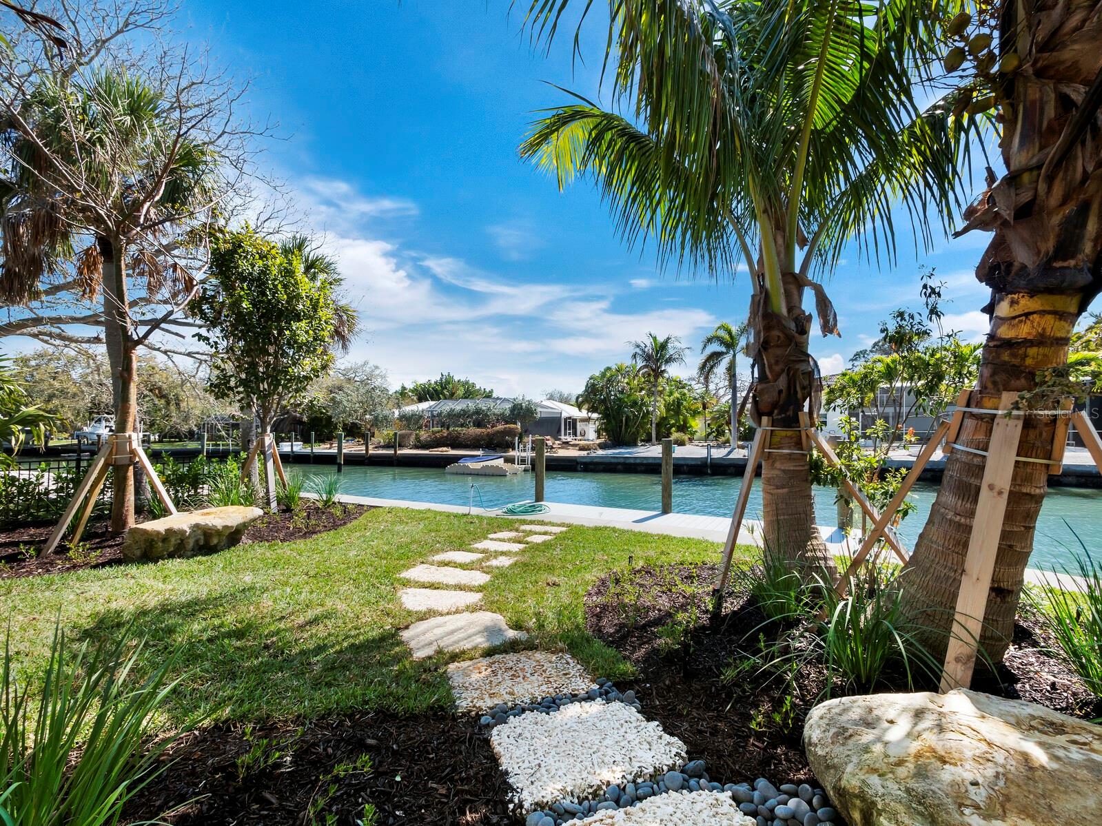 LONGBOAT SHORES - Residential
