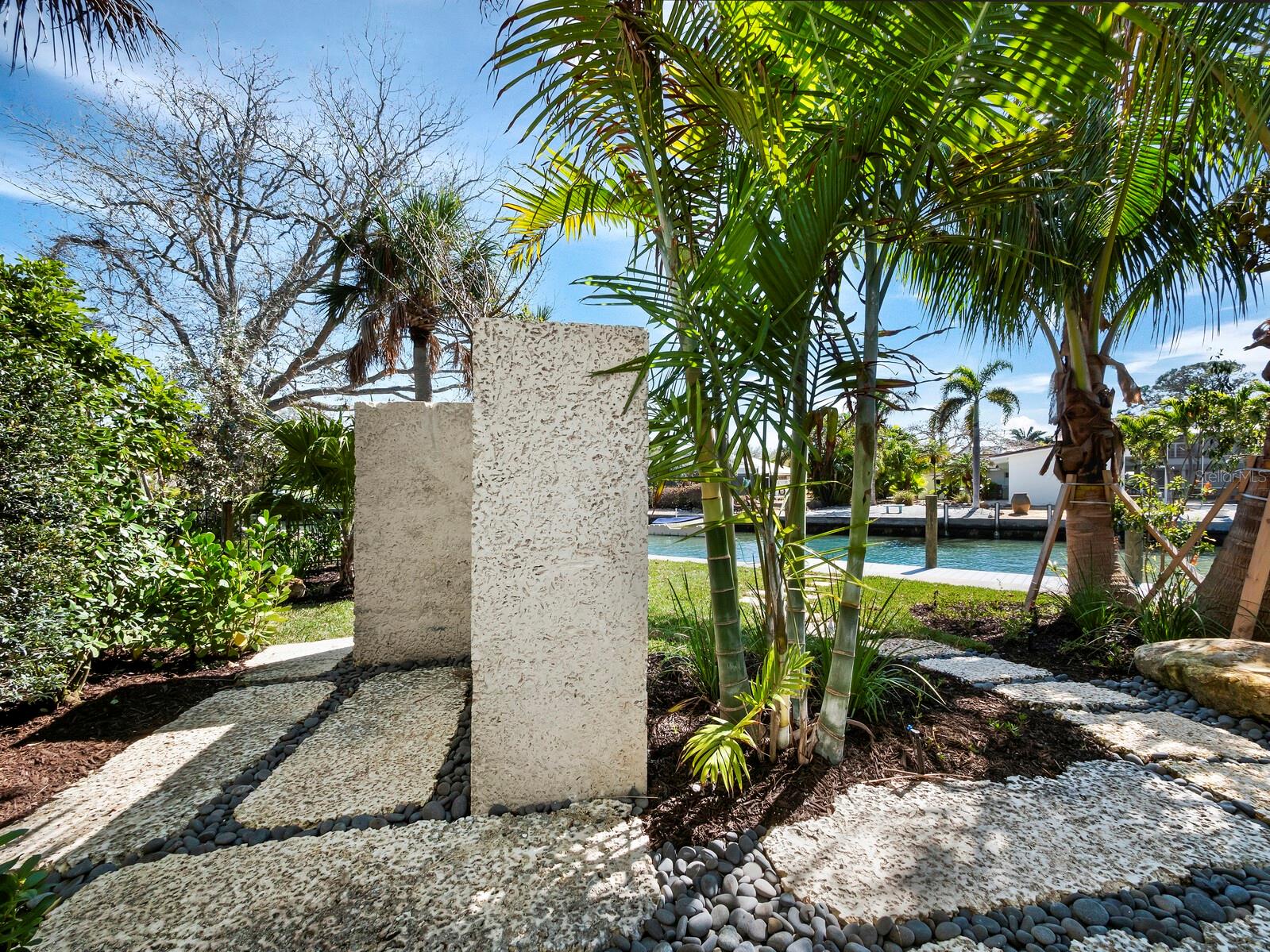 LONGBOAT SHORES - Residential